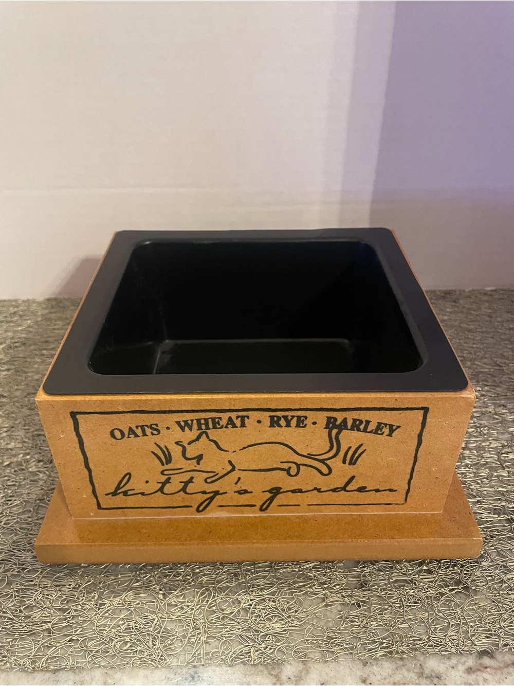 Pioneer Pet Kitty Garden Cat Grass Planter Wooden Box #3844 Excellent Condition)